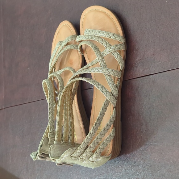 Carlos Santana Gold Gladiator Sandals - Picture 3 of 6